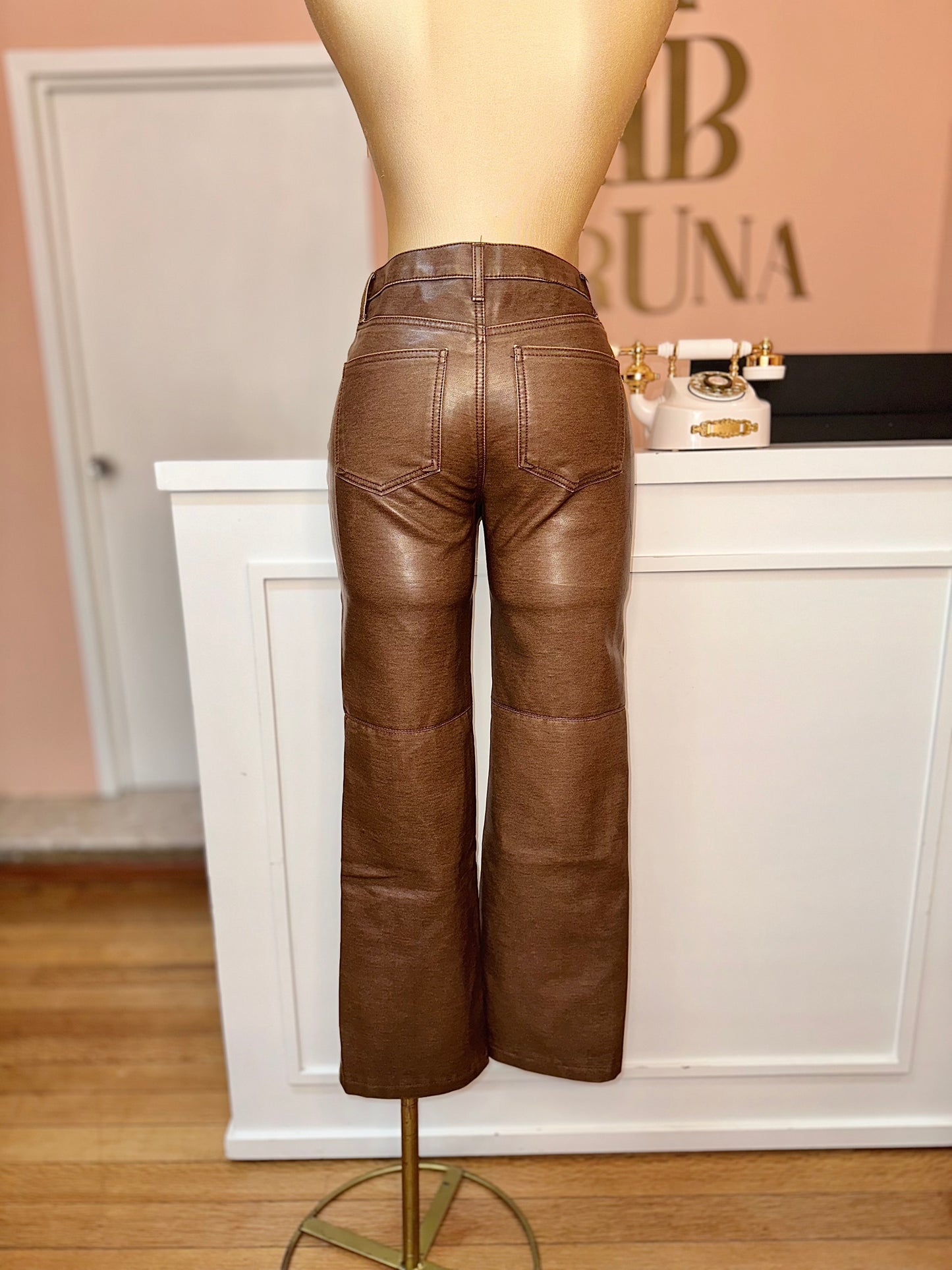Pantalón piel café
