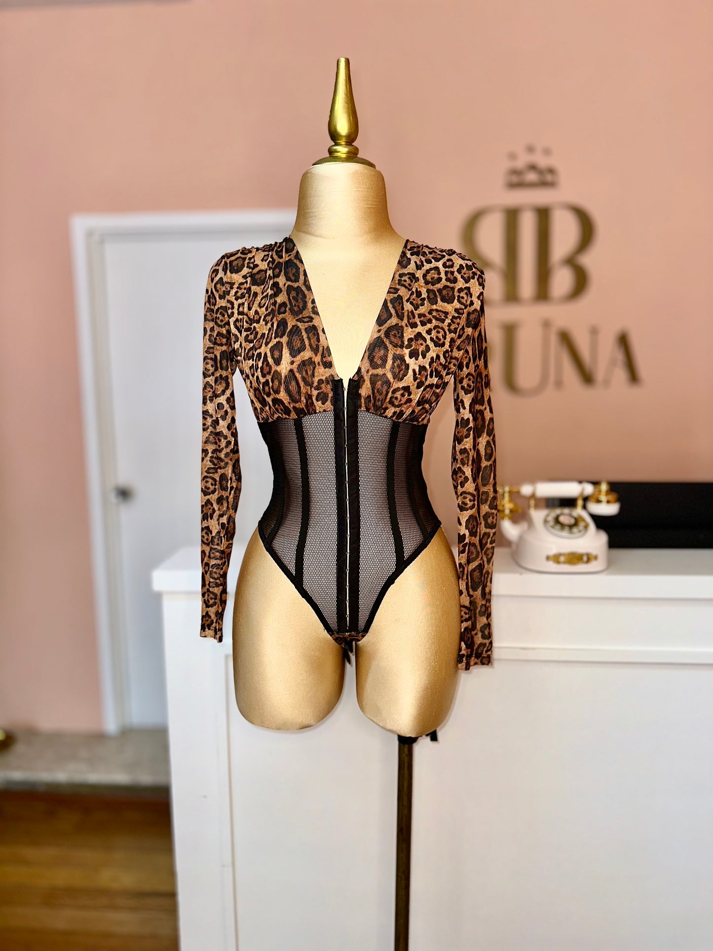 Body mesh con red