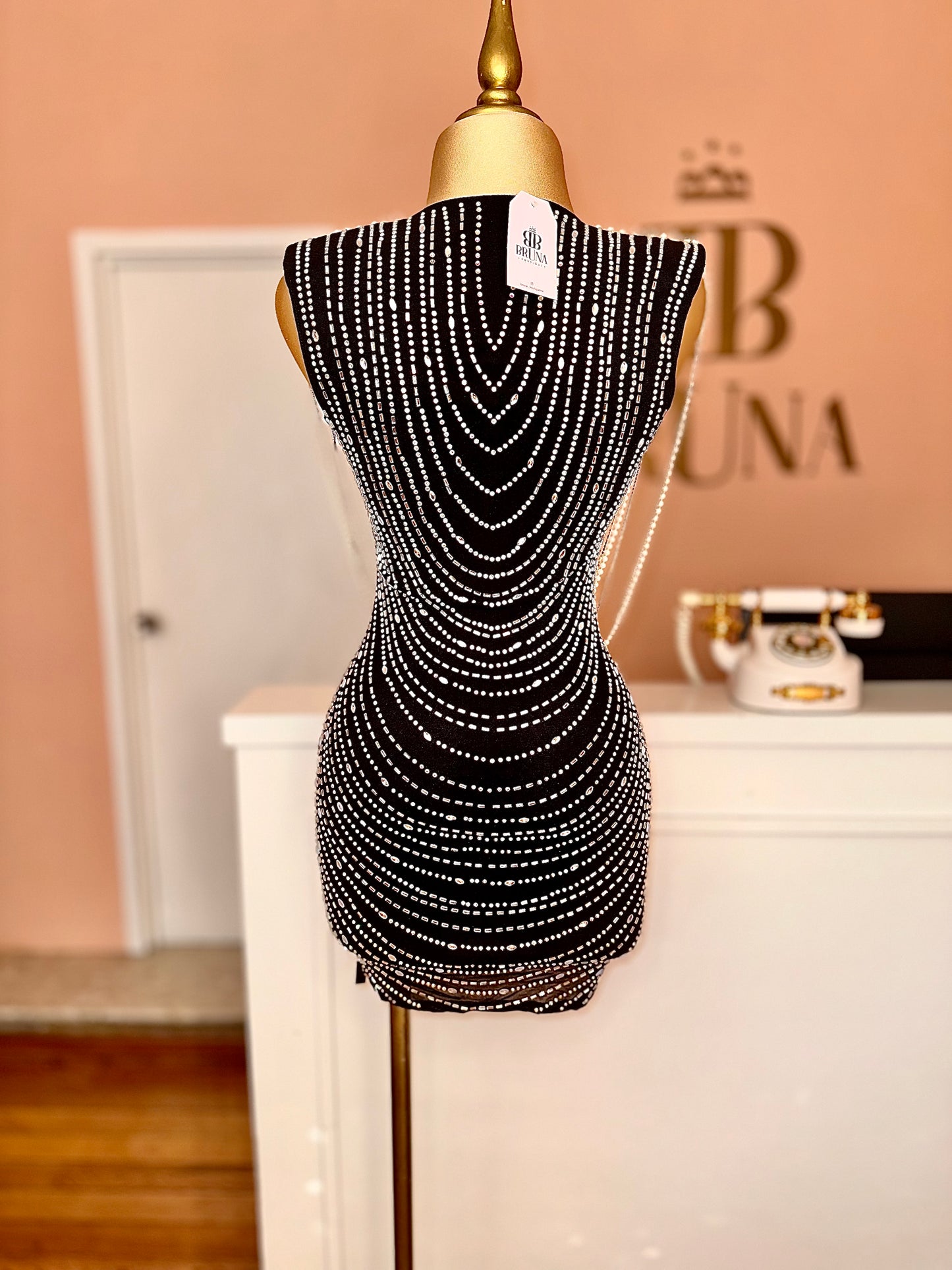 Vestido negro perlas